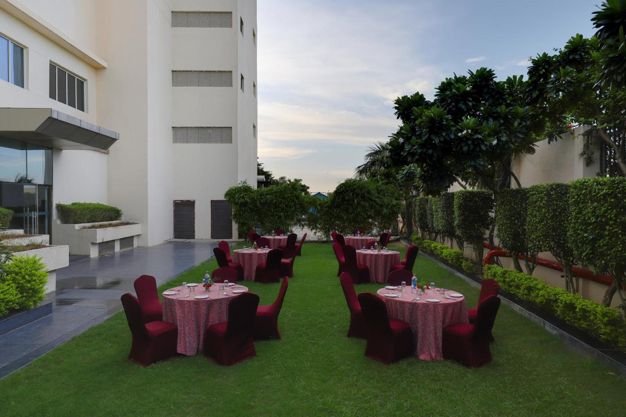 Saura Hotel, Agra - A Club Mahindra Associate Exteriér fotografie