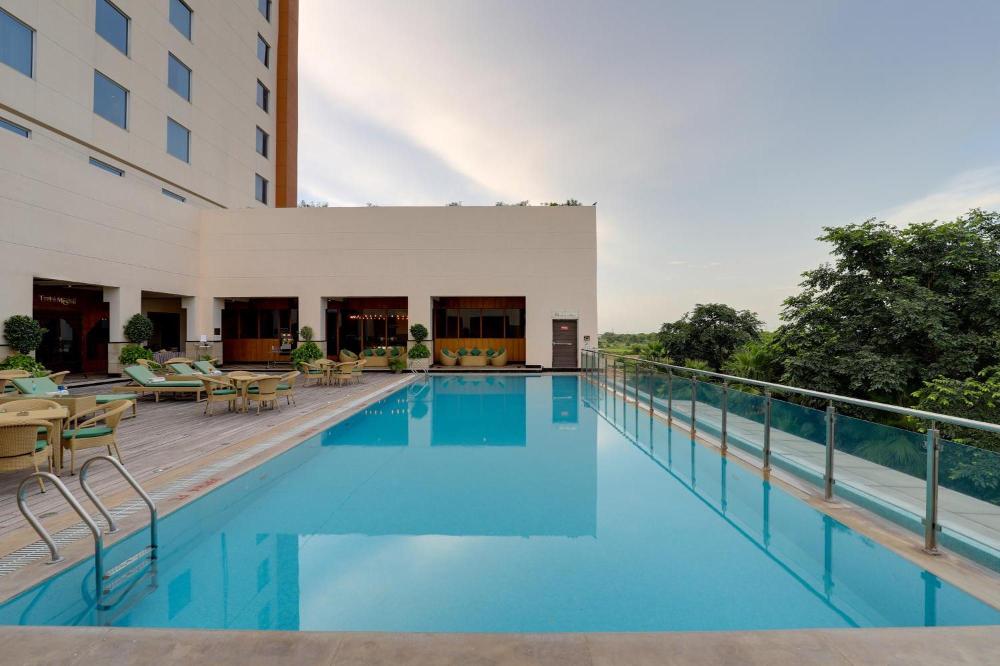Saura Hotel, Agra - A Club Mahindra Associate Exteriér fotografie