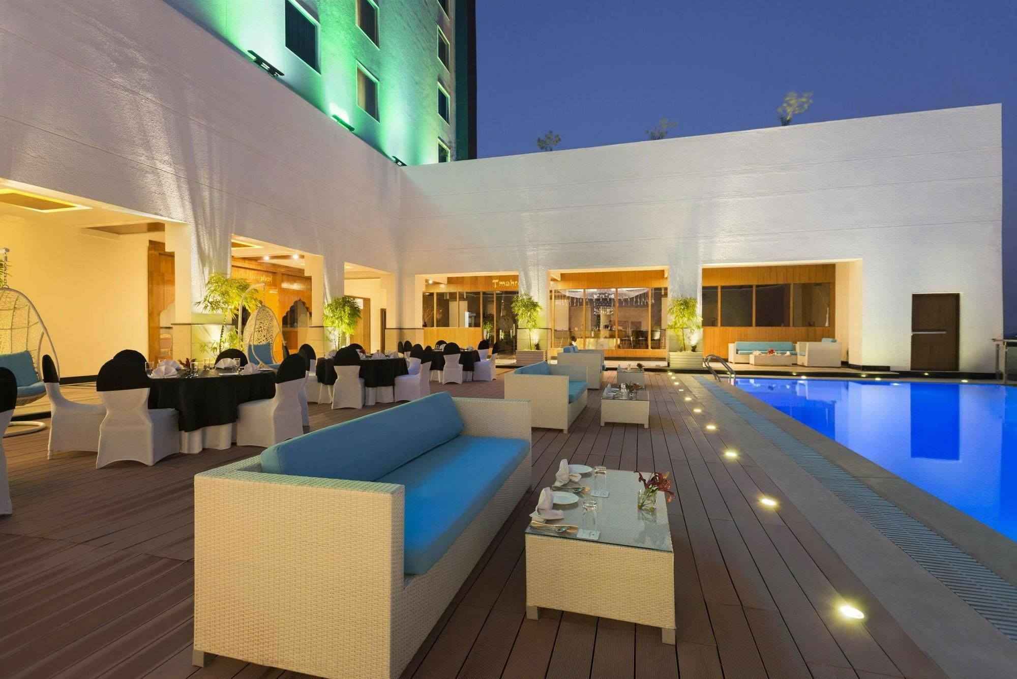Saura Hotel, Agra - A Club Mahindra Associate Exteriér fotografie